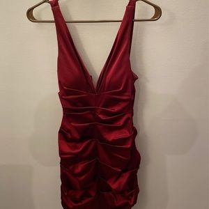 Marroon bodycon scrunch dress Size 6